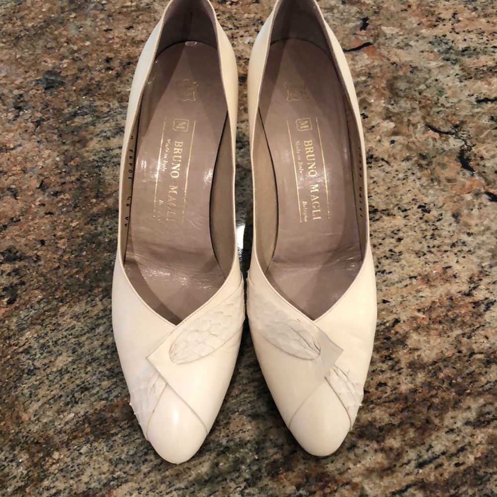Designer Off white shoe